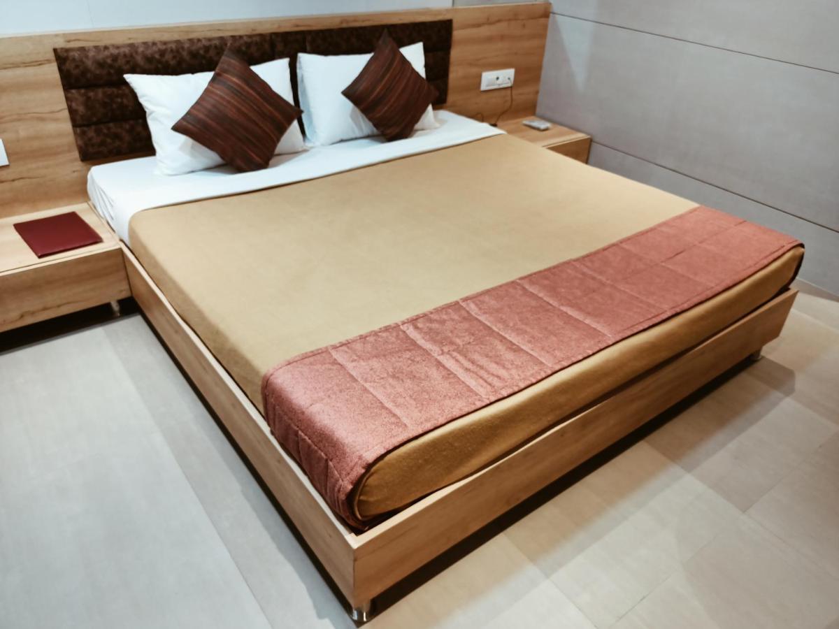 Hotel Prasad NX Mumbai Bagian luar foto