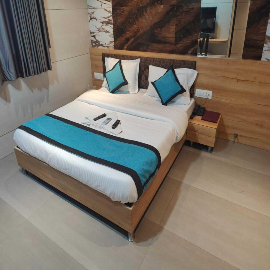 Hotel Prasad NX Mumbai Bagian luar foto