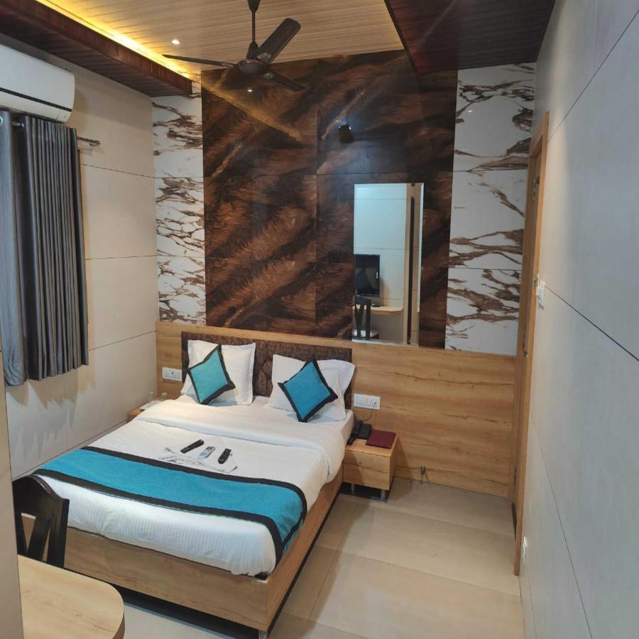 Hotel Prasad NX Mumbai Bagian luar foto
